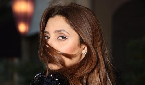 Mahira Khan is the ultimate diva at the Paris Fashion Week