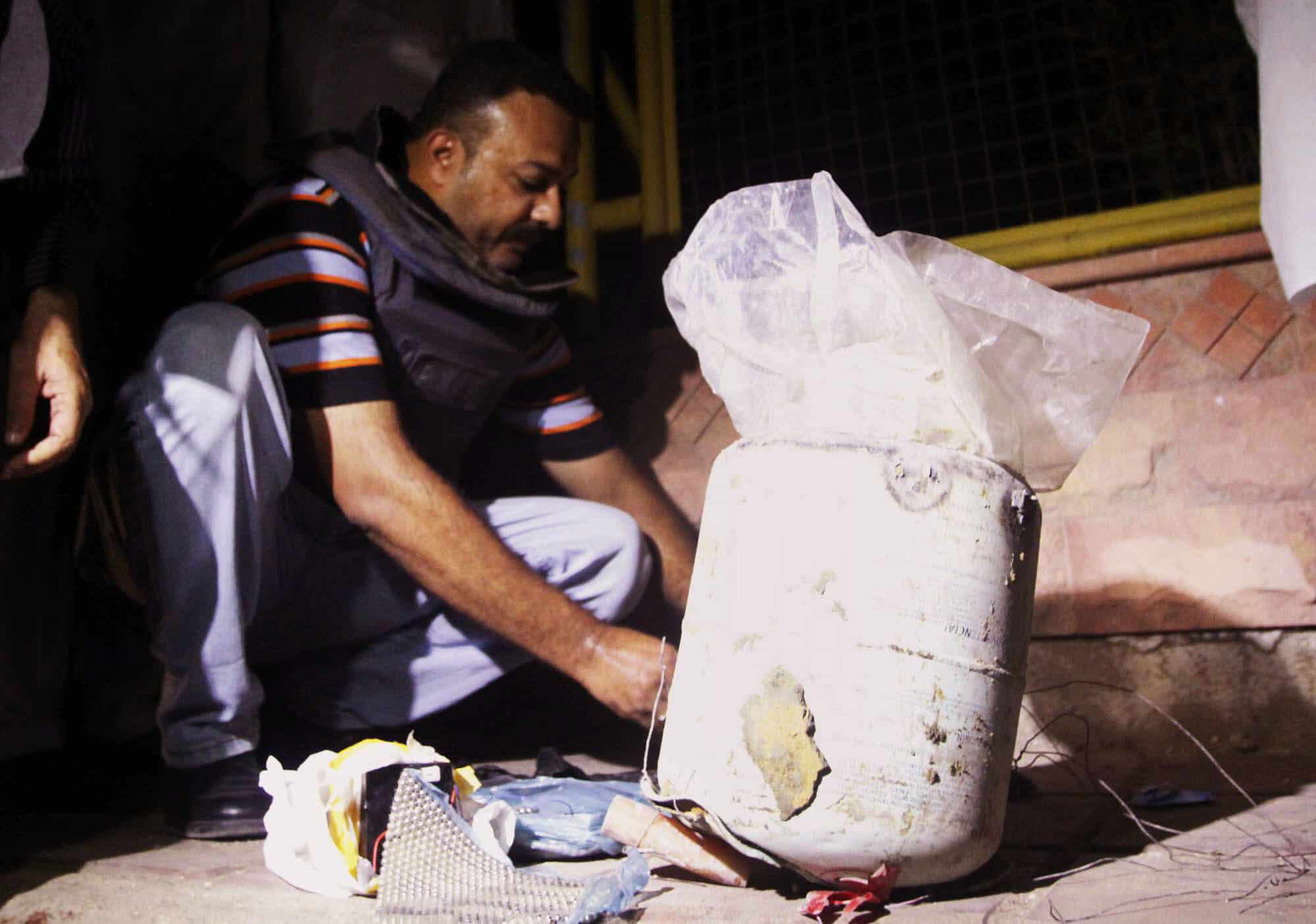Three bombs defused at Karachi police station after 17 years