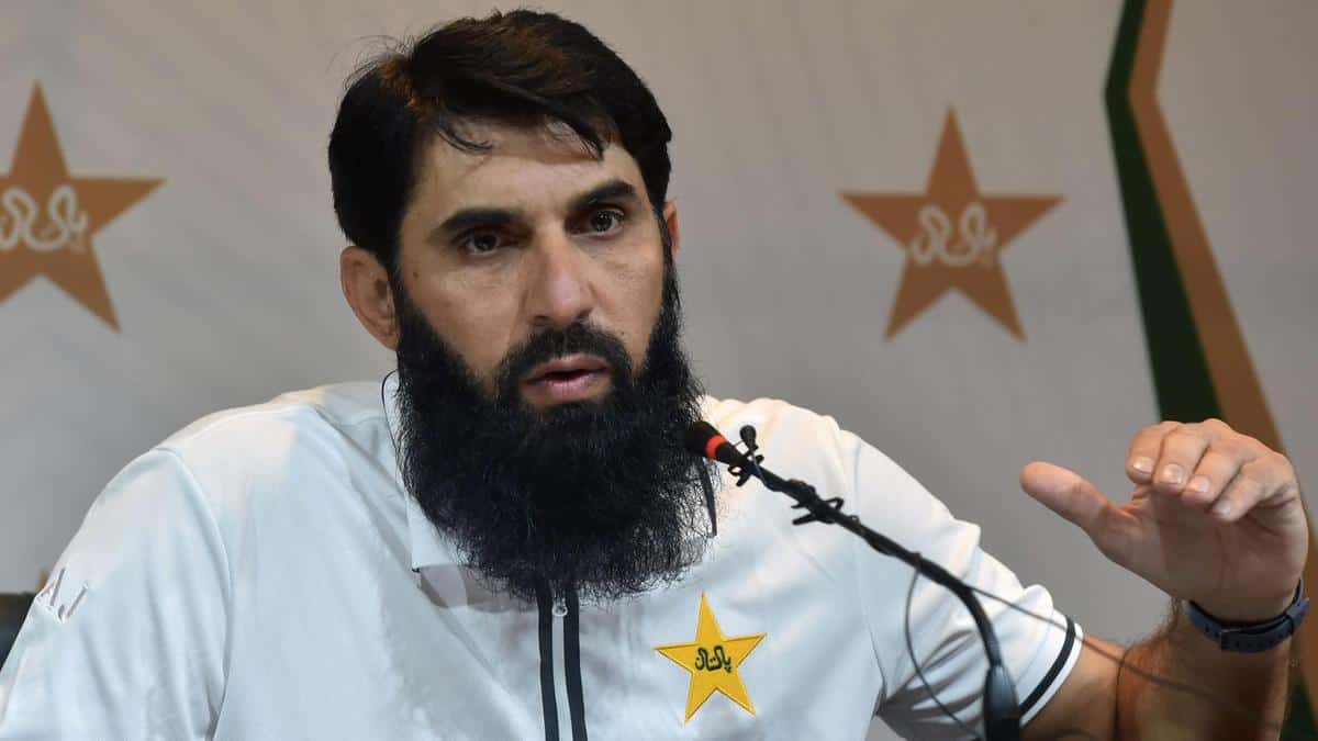 Misbah announces T20 squad for Australia tour