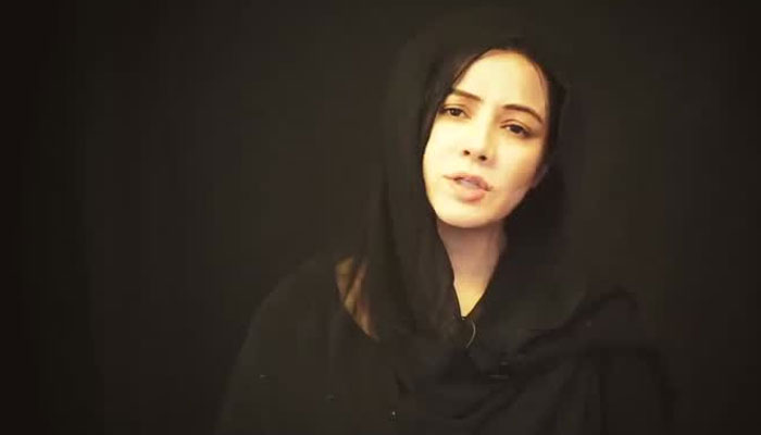 Rabi Pirzada apologises to fans, says her focus is now religion