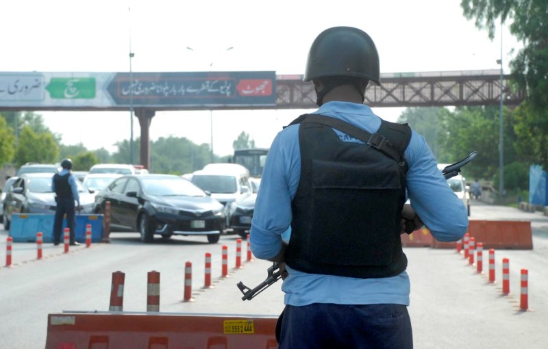 Azadi March: Police unhappy with govt over improper food, living conditions