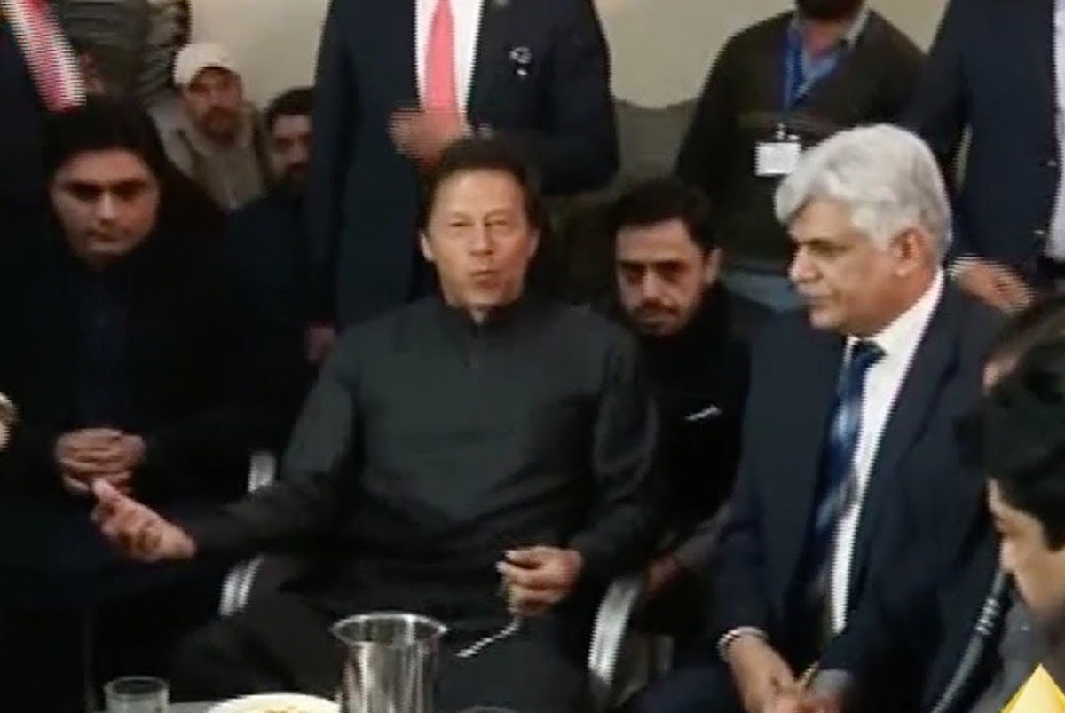 VIDEO: Imran Khan finds aloo gosht at Panahgah ‘better than PM House’