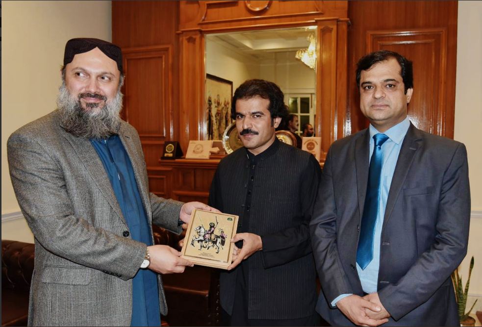 Local hero Suleman Khan receives award for rescuing over 100 people stranded in the snow