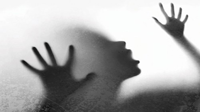 Policeman forces himself in woman’s house, strips her and makes her dance
