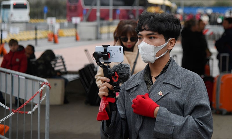 Coronavirus causes fright for Indian phone, carmakers