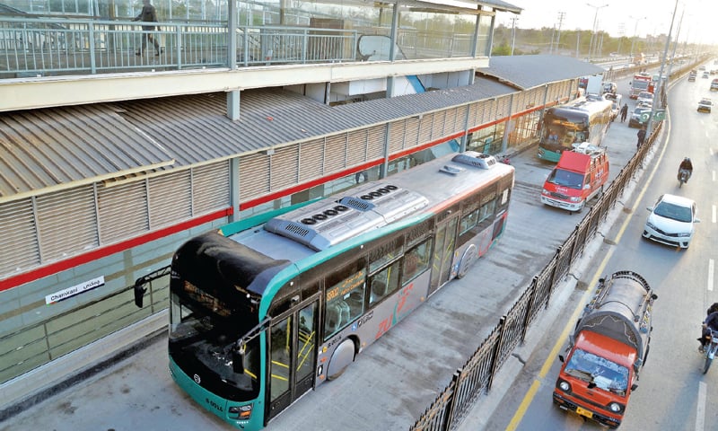 Fare for still incomplete Peshawar bus project to start at Rs10