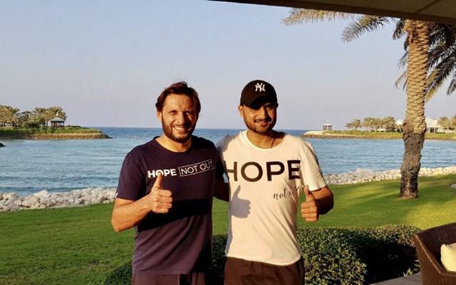 Harbhajan Singh praises Shahid Afridi for his humanitarian work