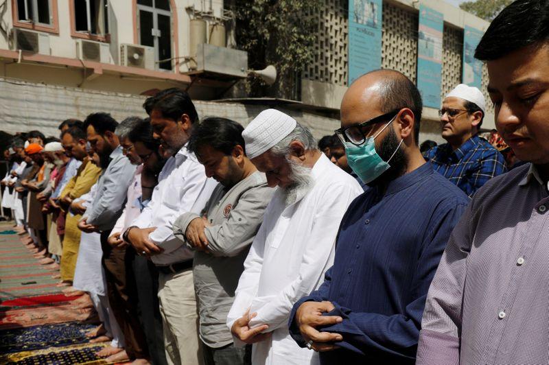 President to meet with religious scholars for discussion on congregational prayers