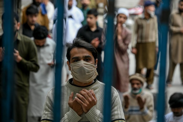 COVID-19 cases in Pakistan can rise to 200,000 by July, warns World Health Organization
