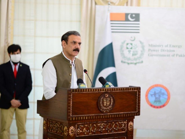CPEC Authority chief Lt Gen (r) Asim Bajwa rubbishes report on family’s assets, resigns as Imran’s aide