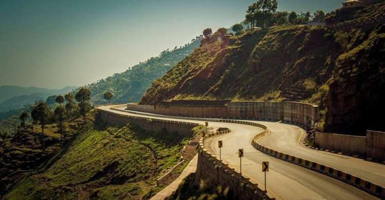 Govt planning to launch electric train from Islamabad airport to Murree