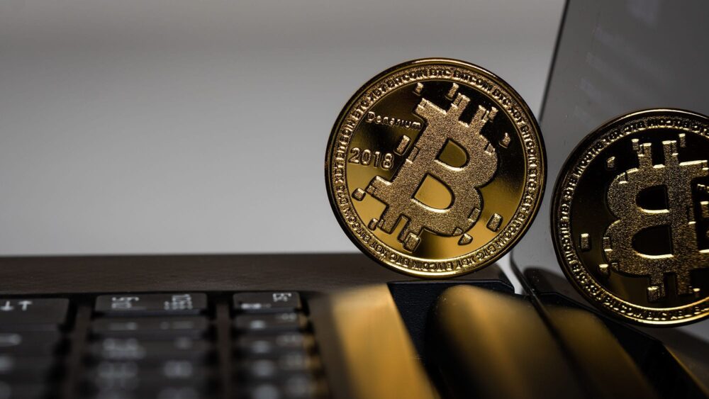 Nearly $1 billion stolen from a bitcoin wallet