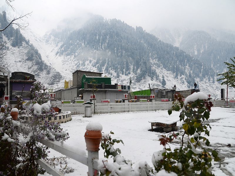 IN PICTURES: Kaghan Valley experiences its first snowfall