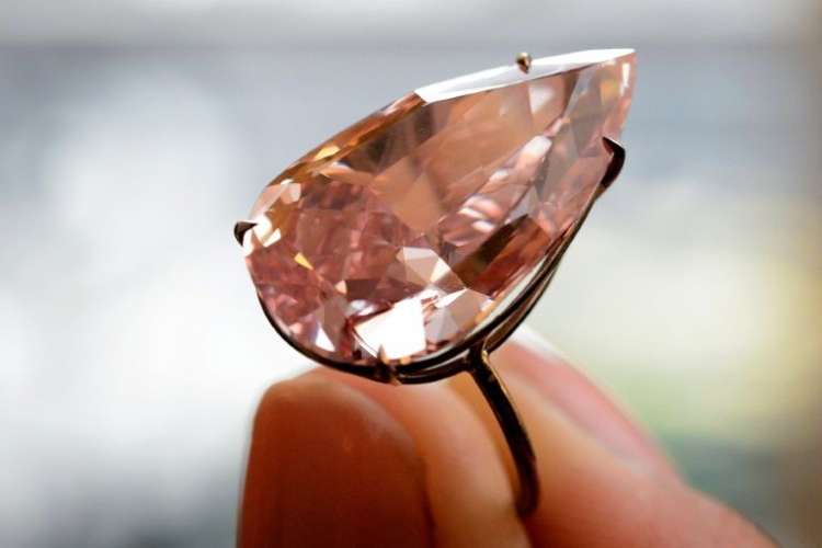 World’s biggest pink diamond mine closes after reserves finish