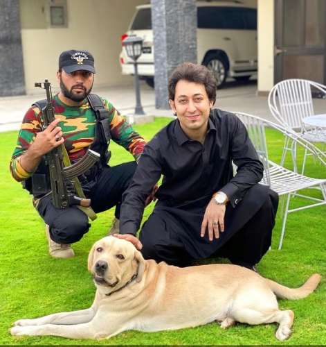 VIDEO: Man posing as policeman arrested for uploading TikTok video with PTI leader