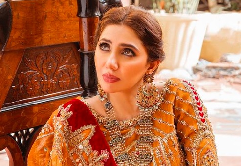 Mahira Khan’s quarantine is all about glorious skies, candles and Noor Jehan