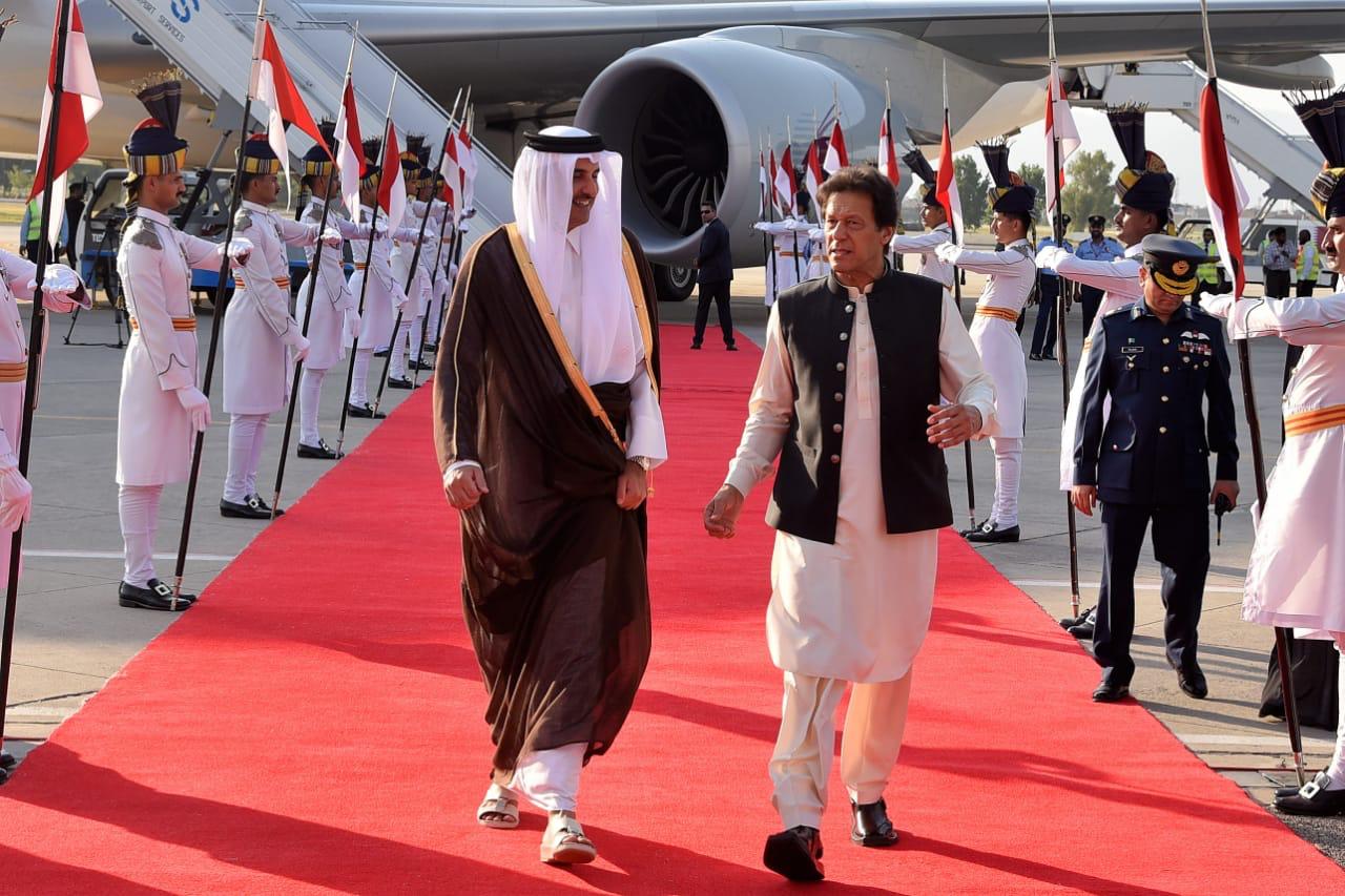 Senior journalist accuses close aide of PM of disrupting Pak-Qatar ties; Twitter is guessing who…