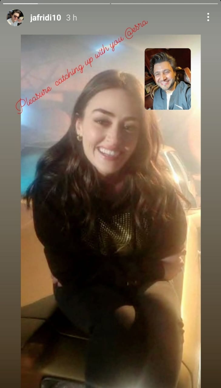 Peshawar Zalmi’s owner  Javed Afridi catching up with Esra Bilgiç