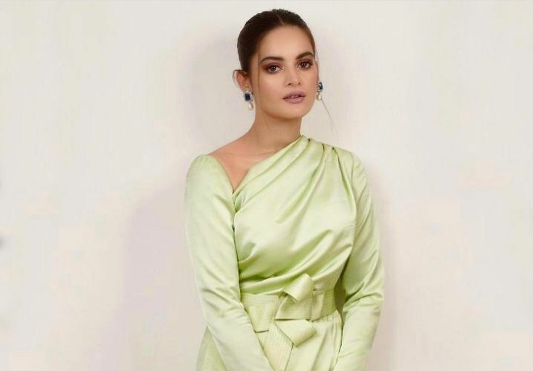 Minal Khan hits back at troll criticising her choice of clothing