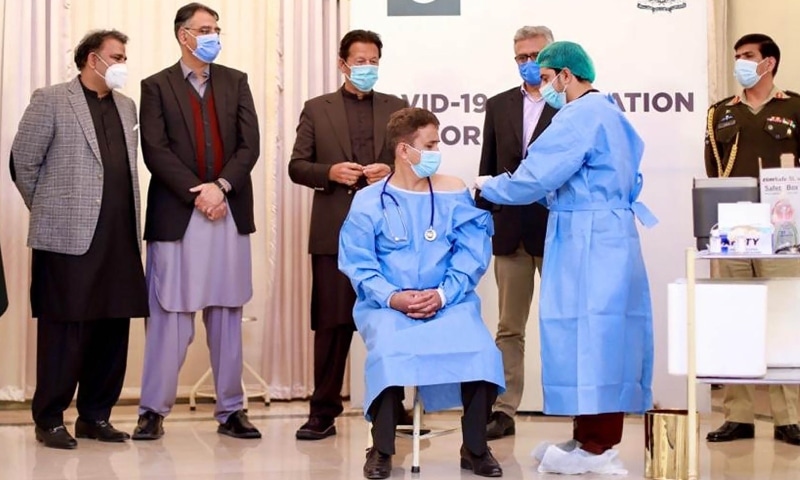 Pak Army to help implement coronavirus SOPs, announces PM Imran