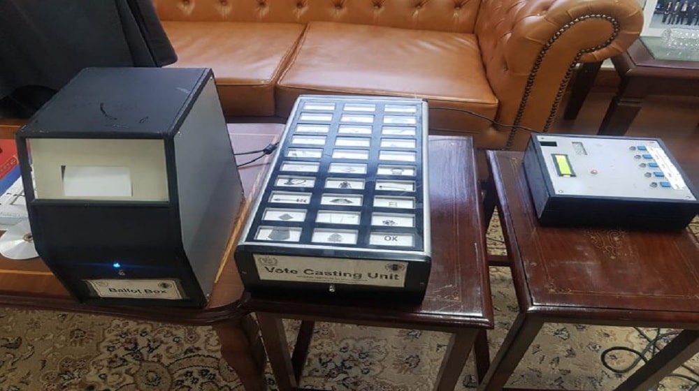Pakistan makes e-voting machine to curb election rigging