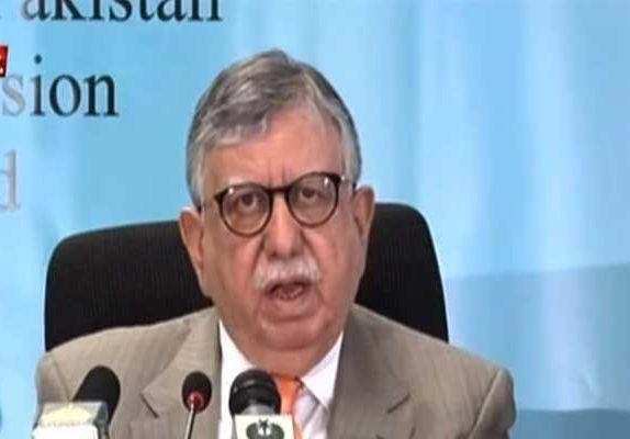 Shaukat Tarin presents the Pakistan Economic Survey 2020-21