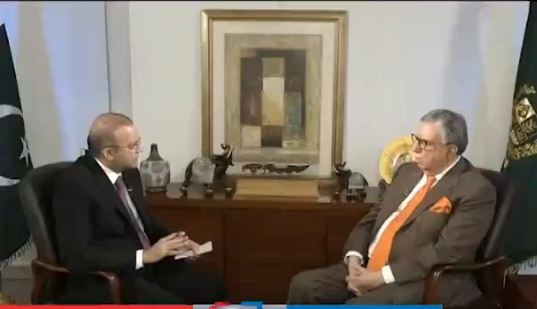 ‘Government should have bought gas cargoes earlier’: Shaukat Tarin admits to gas crisis