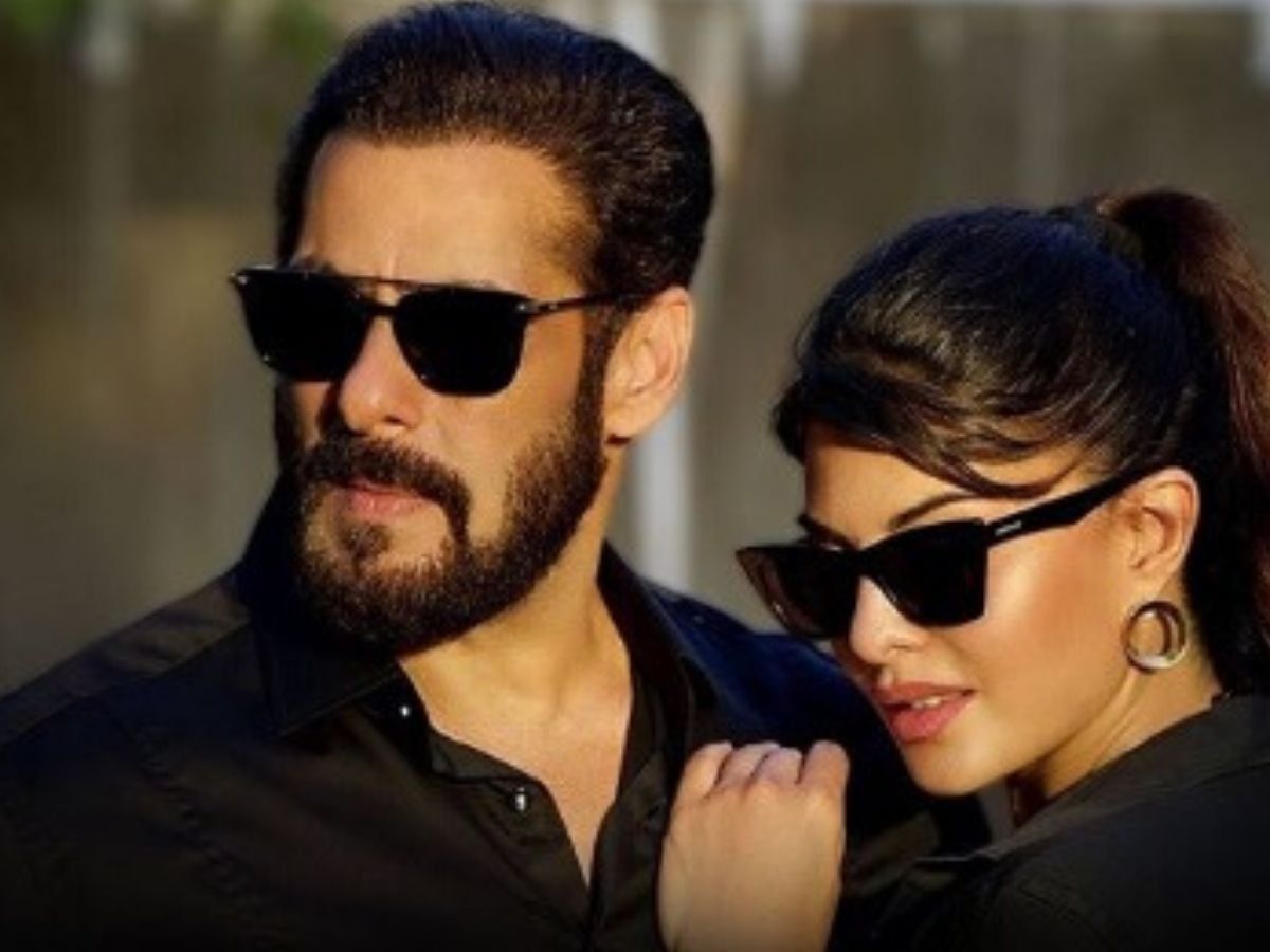 Jacqueline Fernandez under fire for leaked intimate pictures with Indian conman