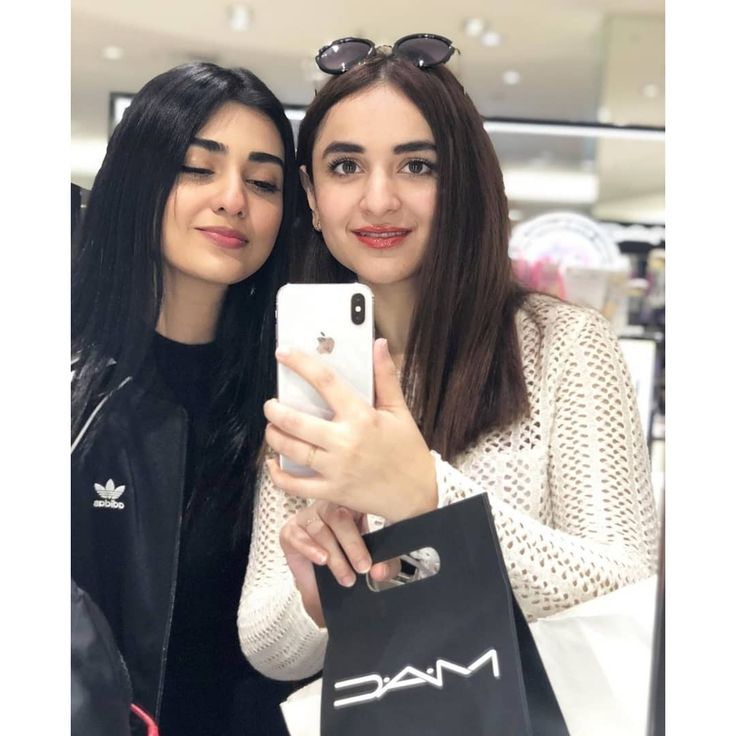 Yumna Zaidi & Sarah Khan | Beautiful celebrities, Prettiest actresses, Yumna  zaidi