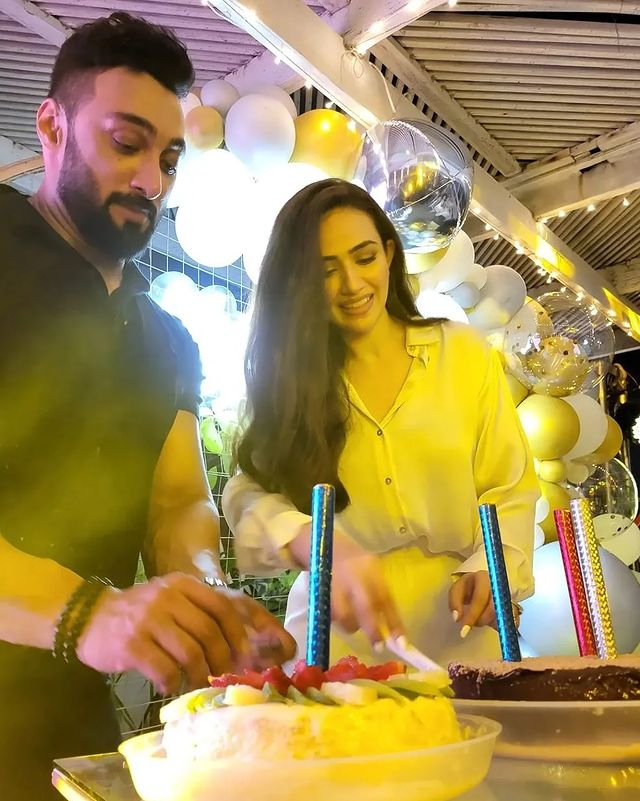 In Pictures: Sana Javed celebrates birthday with celebrity friends, Umair Jaswal cheers