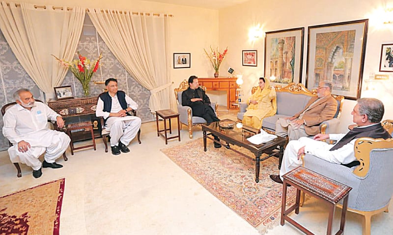 Ab tou dharnay hongay: Govt, Opposition set to do jalsas on same day in Islamabad