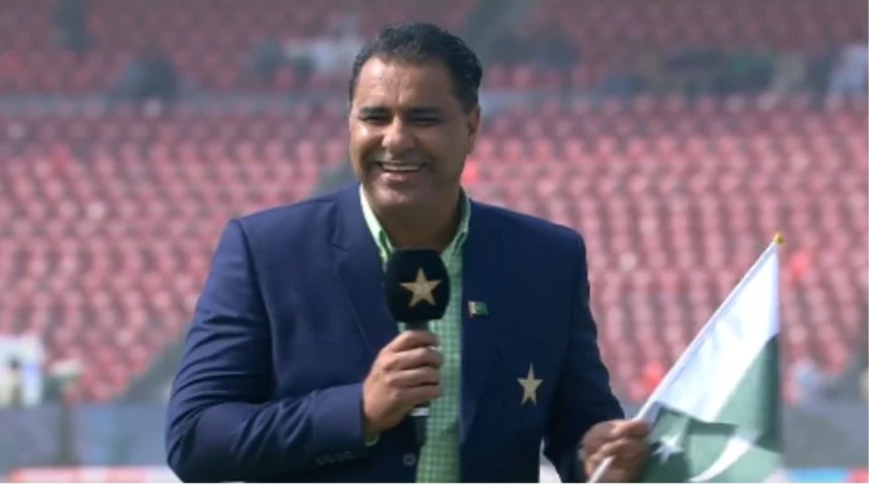 Video: Waqar Younis sings ‘Ye watan tumhara hai’ on Pakistan Day