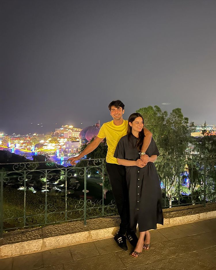 Aiman-Muneeb and Minal-Ahsan ooze vacay goals in pictures from Qatar
