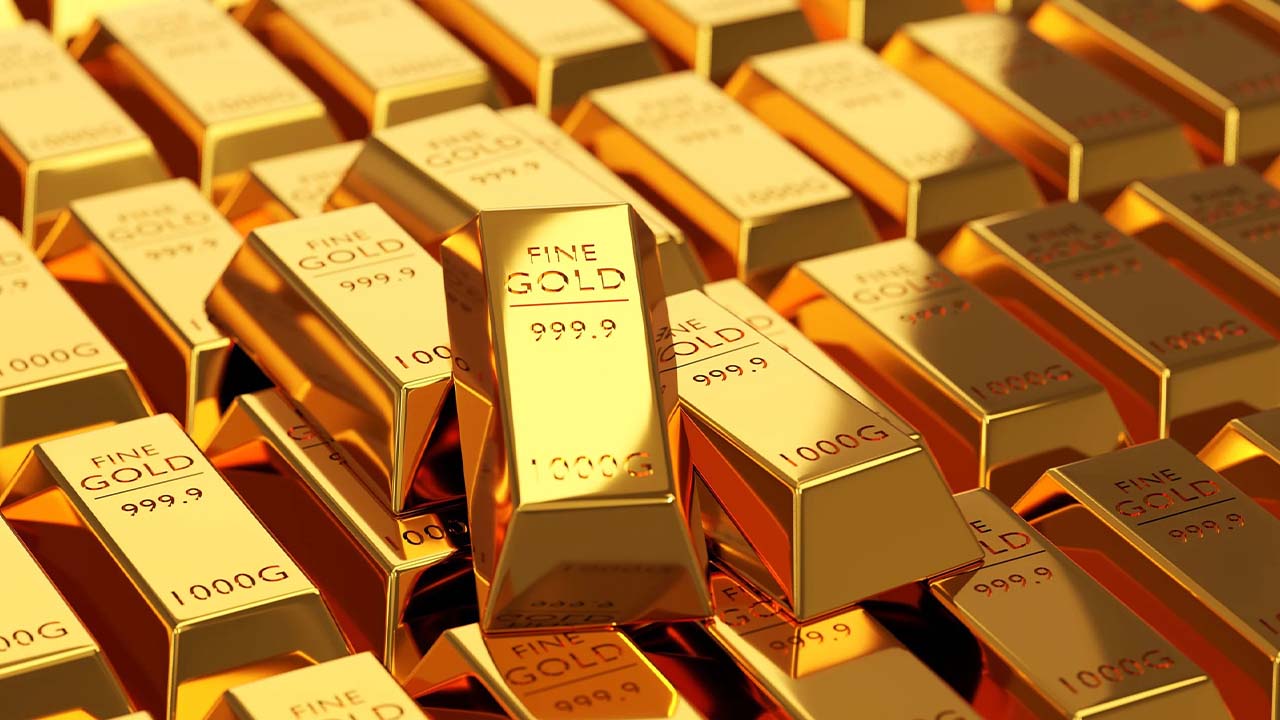 Gold loses shine, price drops by Rs2,000 to Rs132,300 per tola