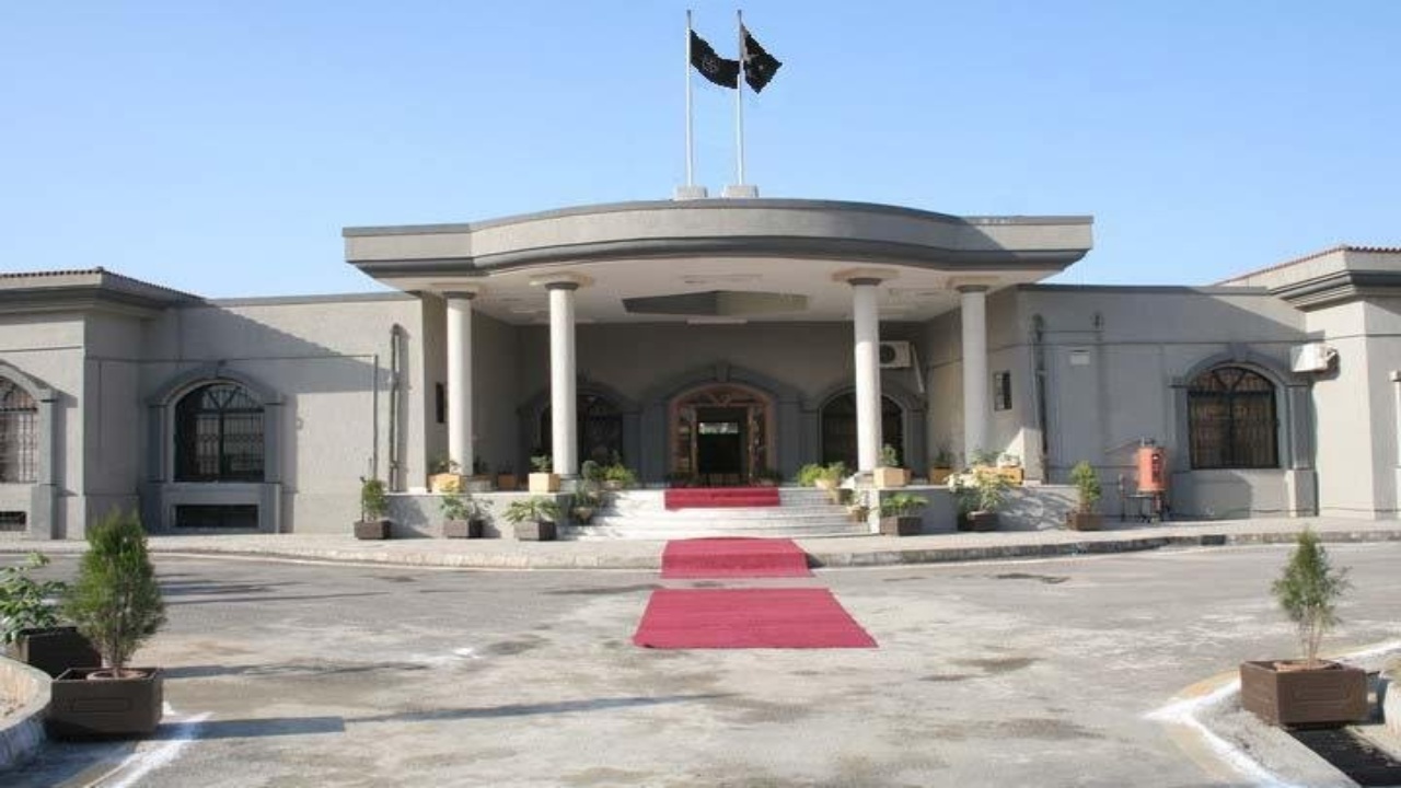 IHC rejects plea against issuance of diplomatic passport to Nawaz Sharif