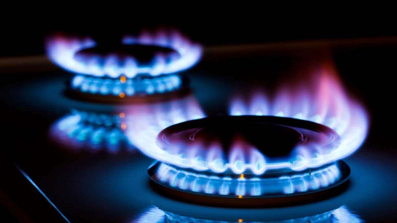 Lahore continues to face gas and power outage in Ramzan