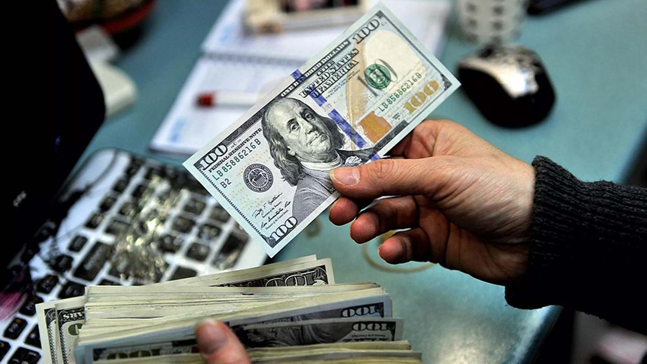 PKR gains 2 paisa to close at Rs281.11 against US dollar