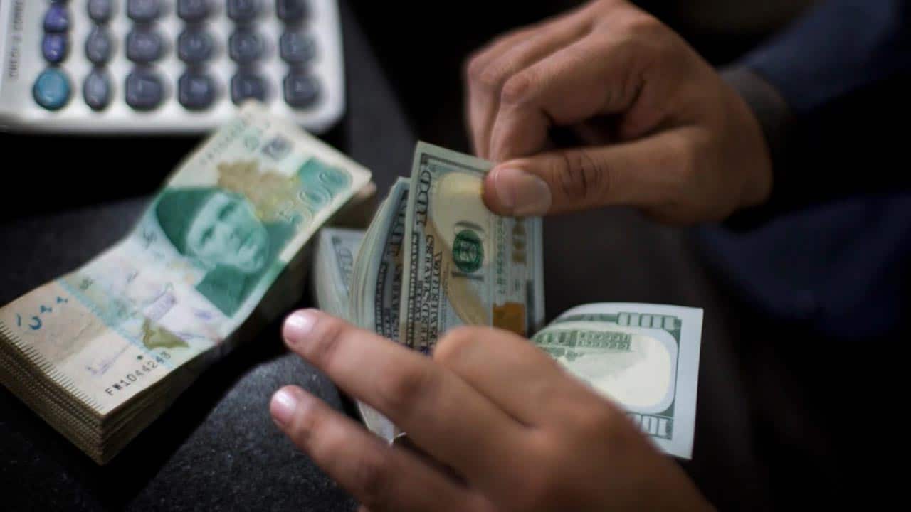 Pakistani rupee maintains winning streak against dollar for 8th consecutive session