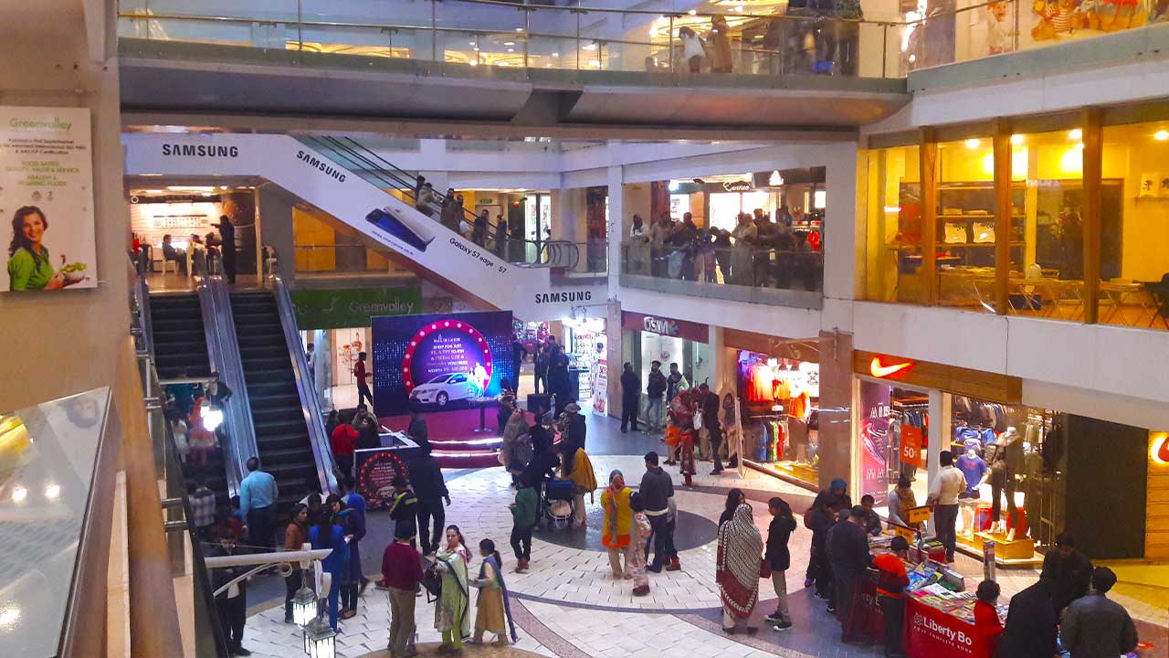 Markets nationwide to close at 8 pm to save energy