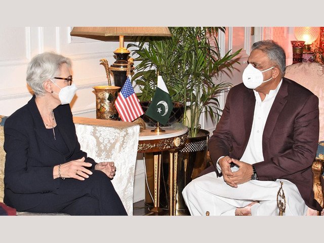Army chief asks US to help Pakistan secure early dispersal of loan from IMF: report
