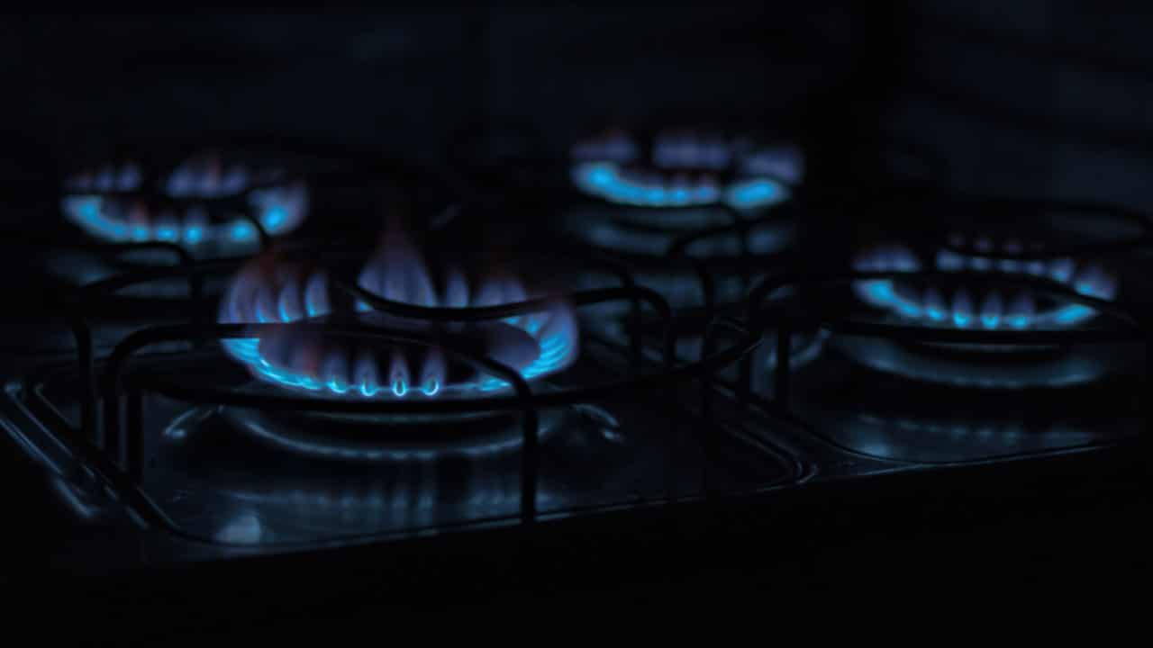 Winter chills and rising bills: Govt may hike gas tariff by up to 200%