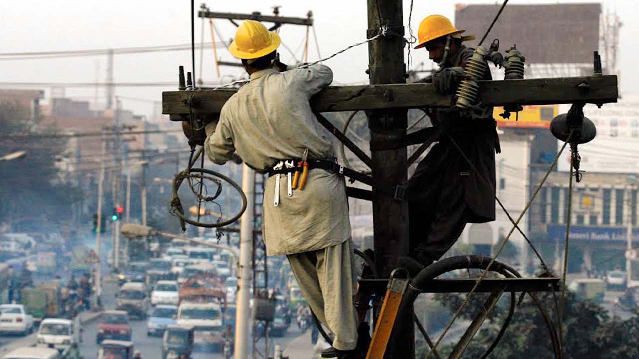 IG Punjab orders aggressive action against electricity thieves costing nation Rs600 billion annually 