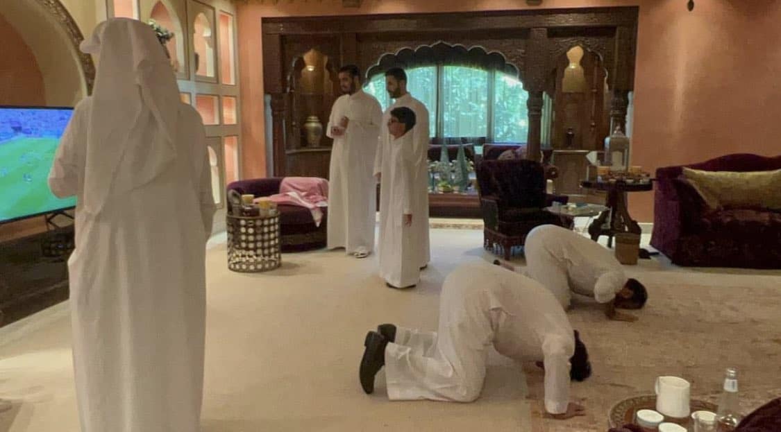 Saudi Crown Prince Salman ‘sajday mein chalay gaye’ after historic victory against Argentina
