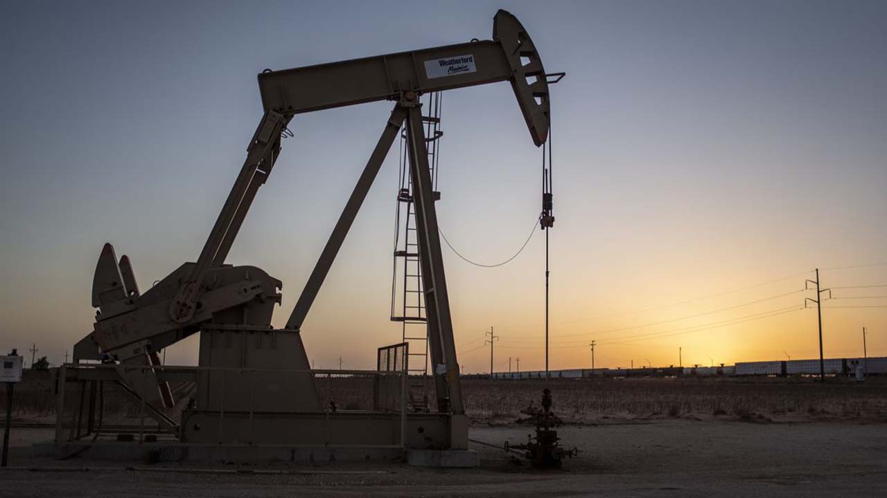 Global oil prices drop more than 3% as fears of supply disruptions ease