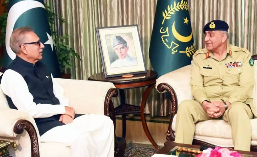All eyes on the COAS appointment as Gen Bajwa and President Alvi arrive in Lahore