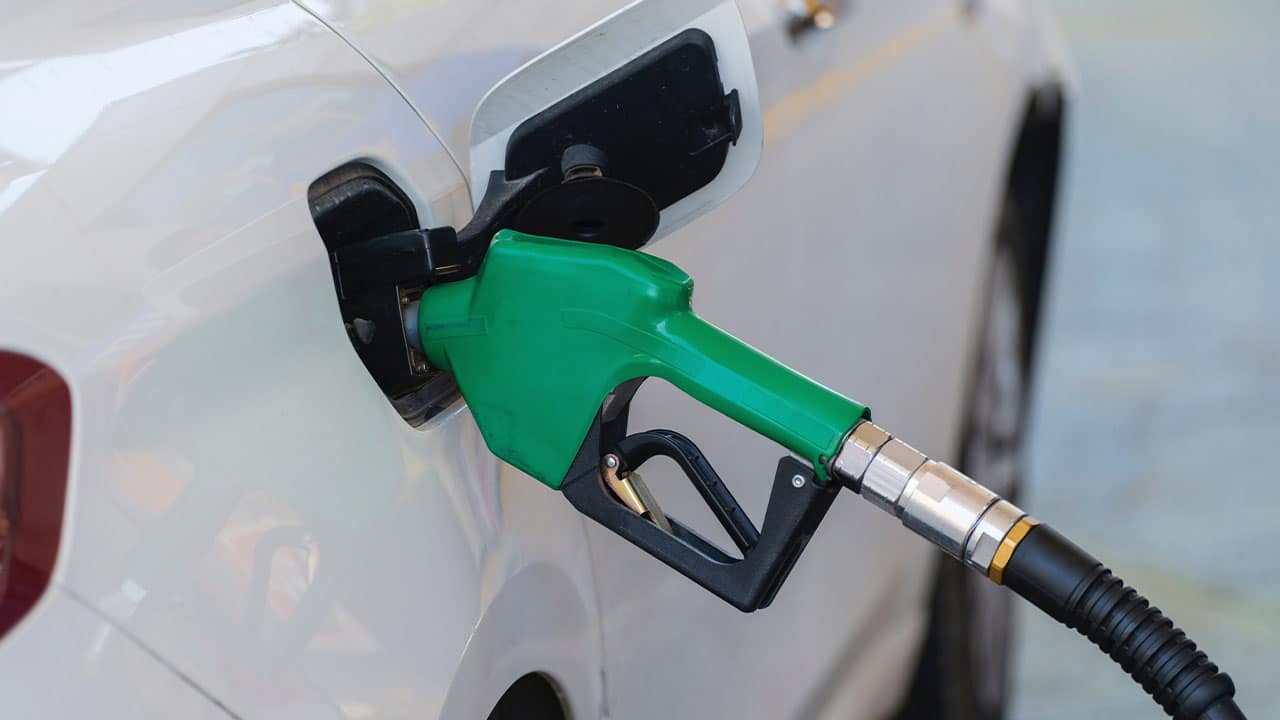 Petrol price expected to decrease by Rs10 per litre for the next fortnight