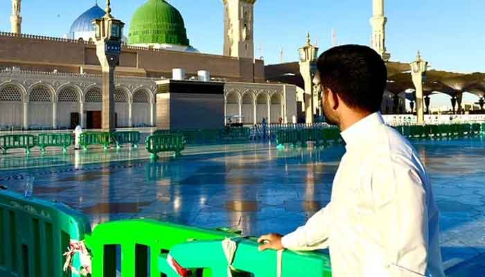 Babar Azam shares pictures from Masjid-e-Nabawi ahead of New Zealand series