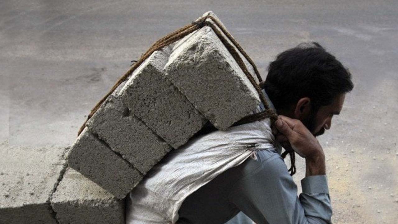 Relief for workers as Punjab govt raises minimum wage to Rs32,000 per month