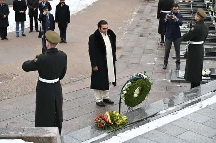 Fact Check: Did Bilawal visit graves of Indian soldiers who died in Kargil war?