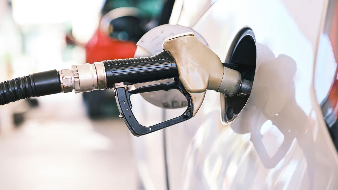 Petrol price unchanged, diesel price slashed by Rs5 per litre